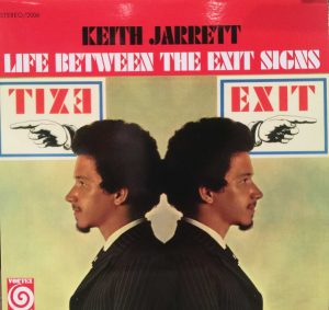 כשהחצוצרה לוחשת במקום לצעוק: Chet Keith Jarrett - Life Between The Exit Signs