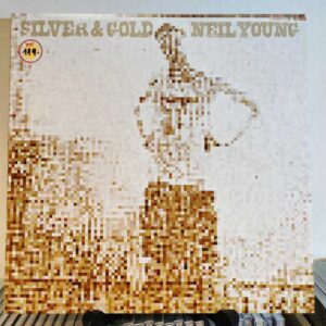 Neil Young – Silver & Gold