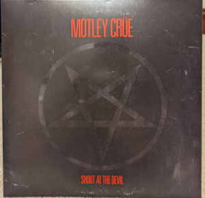 Mötley Crüe - Shout At The Devil