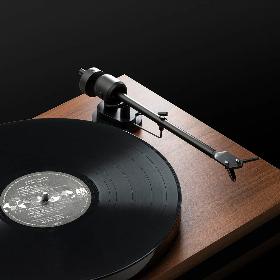 פטיפון פרוג'קט - Pro-Ject E1 Phono (אגוז) פטיפון פרוג'קט - Pro-Ject E1 Phono (אגוז) – תמונה 5