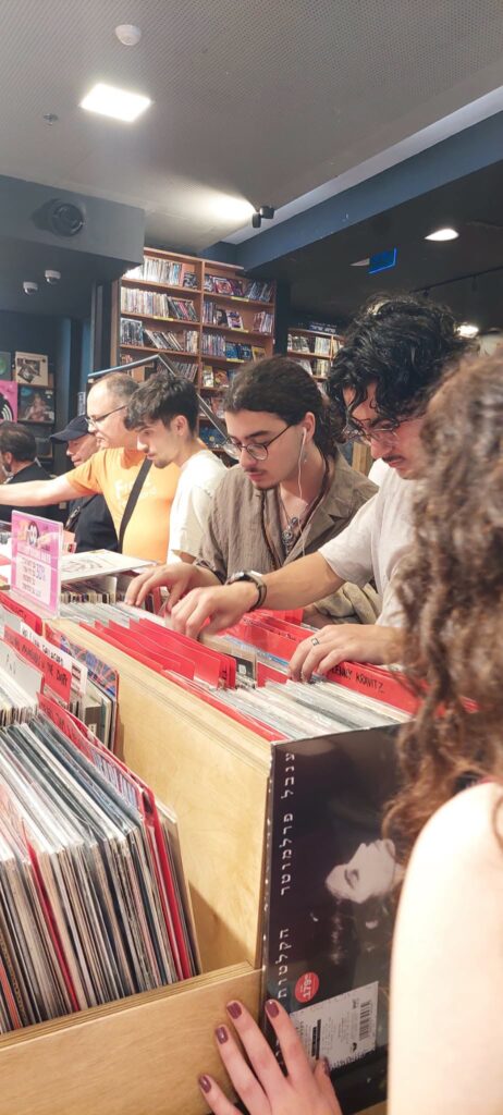 סיפורו של ה-Record Store Day וסיכום עלילות 2026 סיפורו של ה-Record Store Day וסיכום עלילות 2026