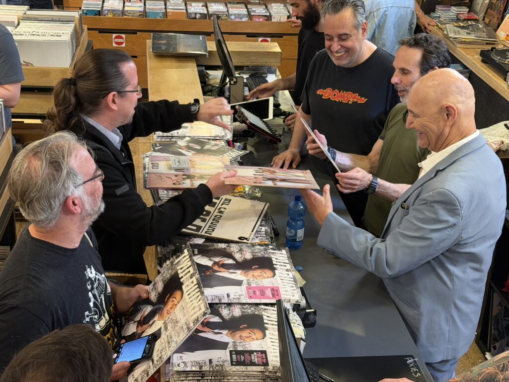 בטח לא פראייר של אף אחד. האשם תמיד לראשונה על תקליט בטח לא פראייר של אף אחד. האשם תמיד לראשונה על תקליט